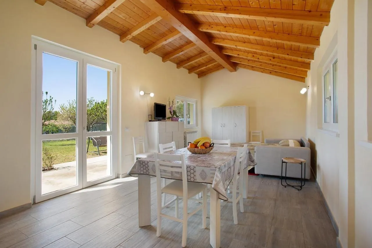 Casina Bianca Villa Lurate Caccivio 0*,  Italy