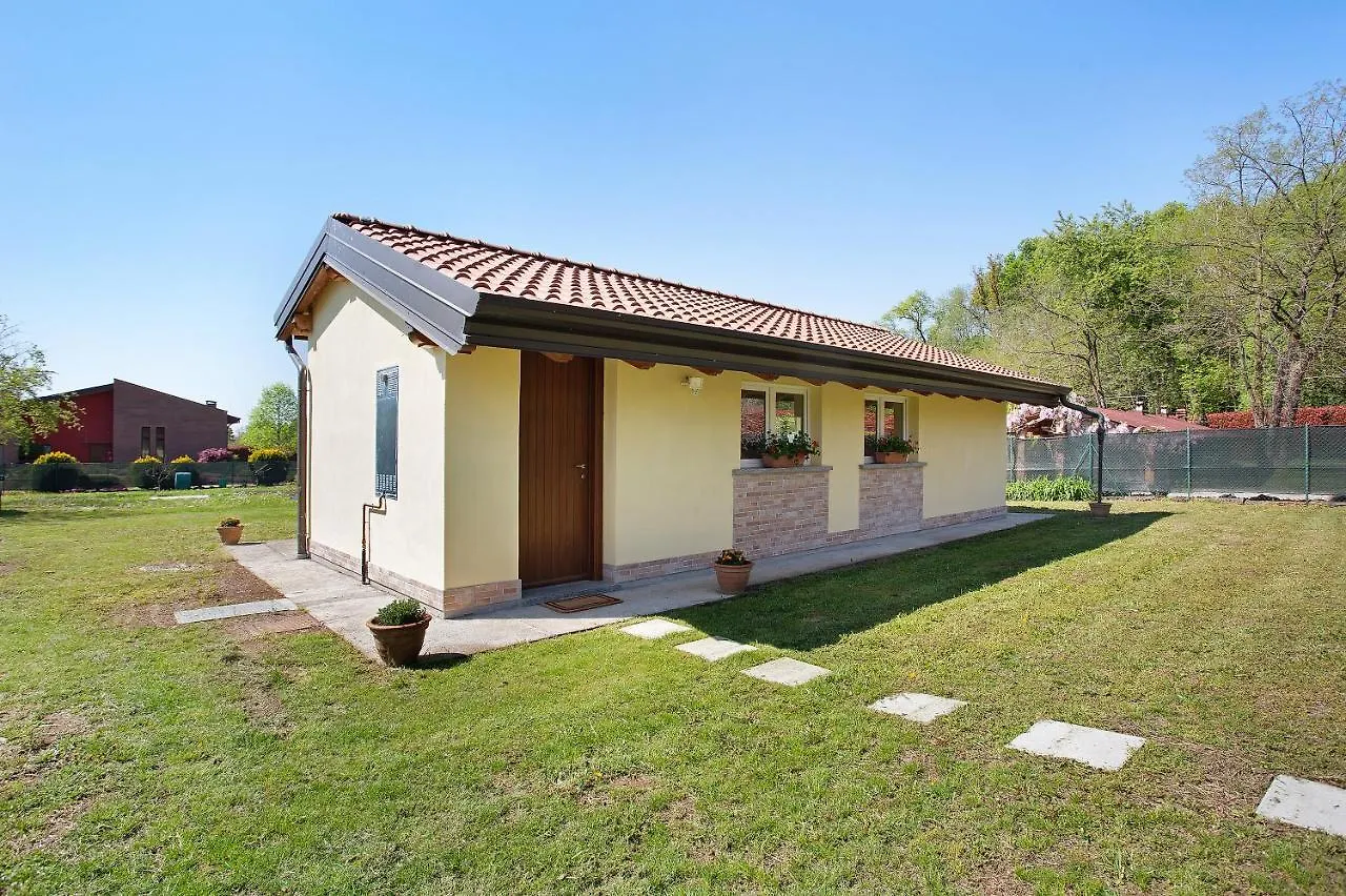 Holiday home Casina Bianca Villa Lurate Caccivio Italy